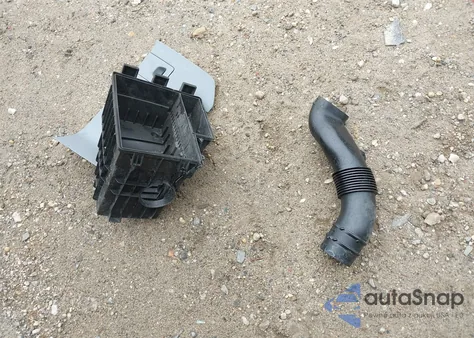 2018 Ford Transit-250 z USA, uszkodzony, nr VIN 1FTYR2CM1JKA03238